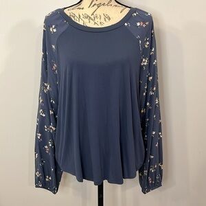 NWT Love, Fire floral woven sleeve soft knit top Jr XL